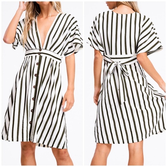 Charlotte Russe Dresses & Skirts - LAST ONE❗CHARLOTTE RUSSE Kimono Striped Midi Dress
